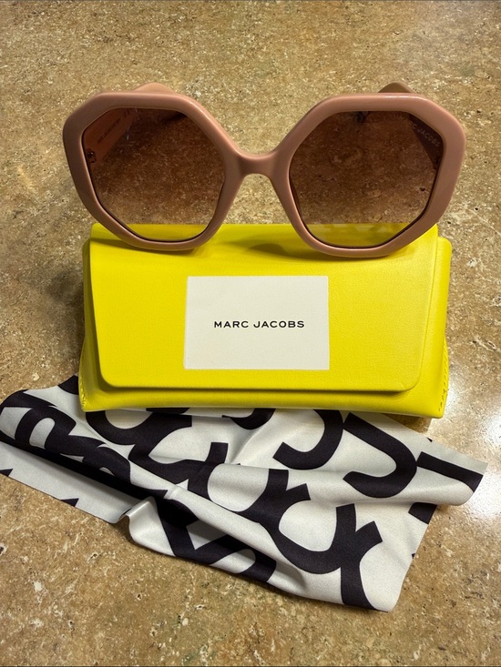 Marc Jacobs Accessories - Marc Jacobs Blush Hexagon Oversized Sunglasses NEW